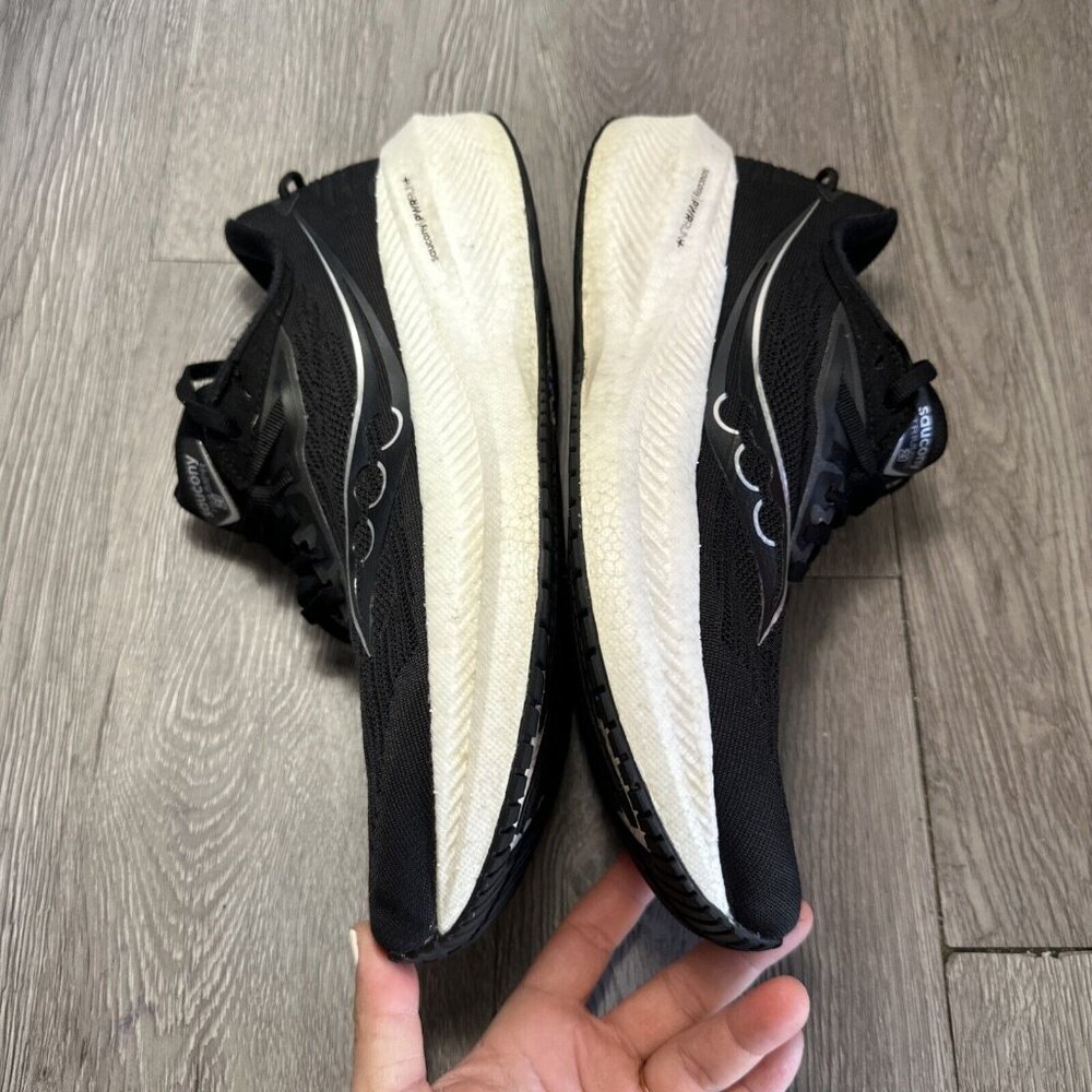 Saucony Womens Triumph 21 S10881-10 Black Running Shoes Sneakers Size 10.5 - Picture 3 of 11